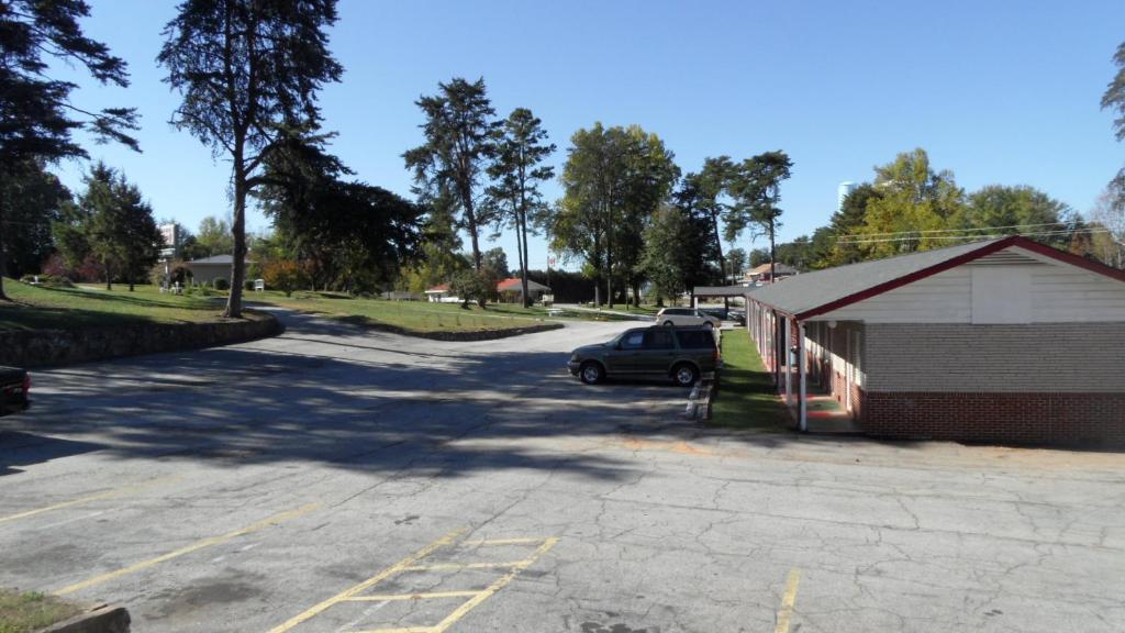 Skyland Motel Cornelia Extérieur photo