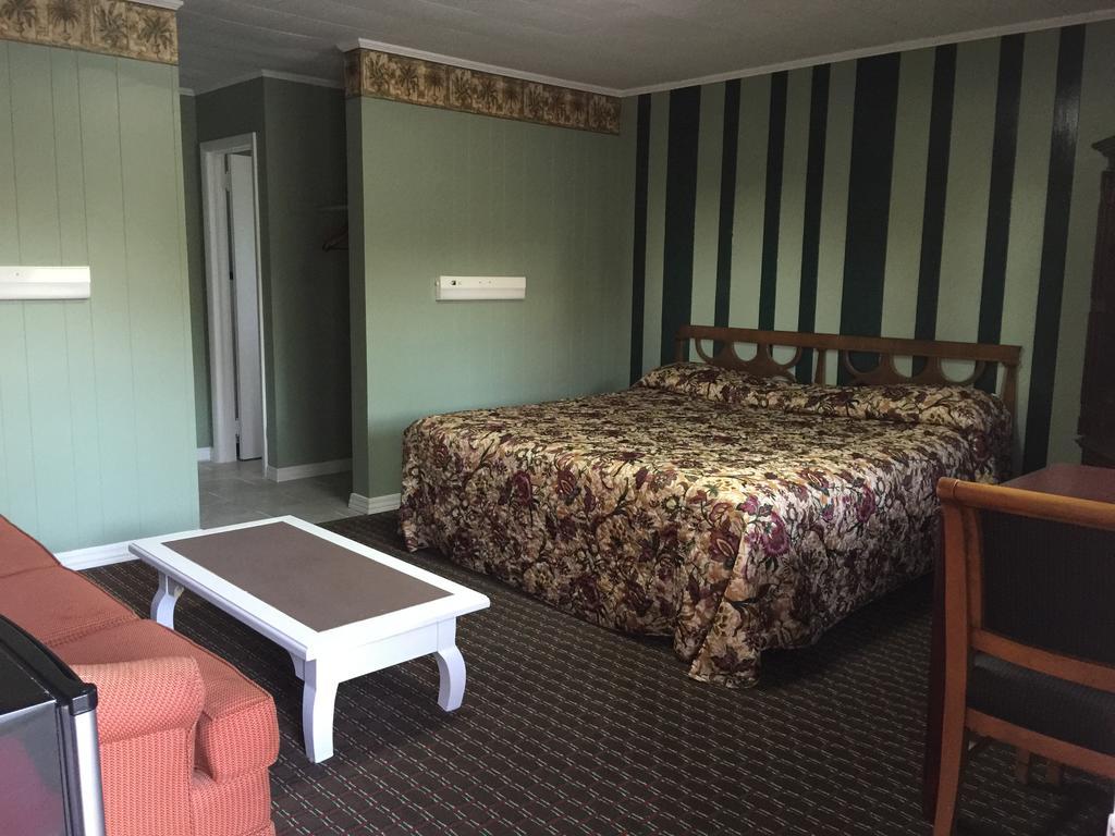 Skyland Motel Cornelia Extérieur photo
