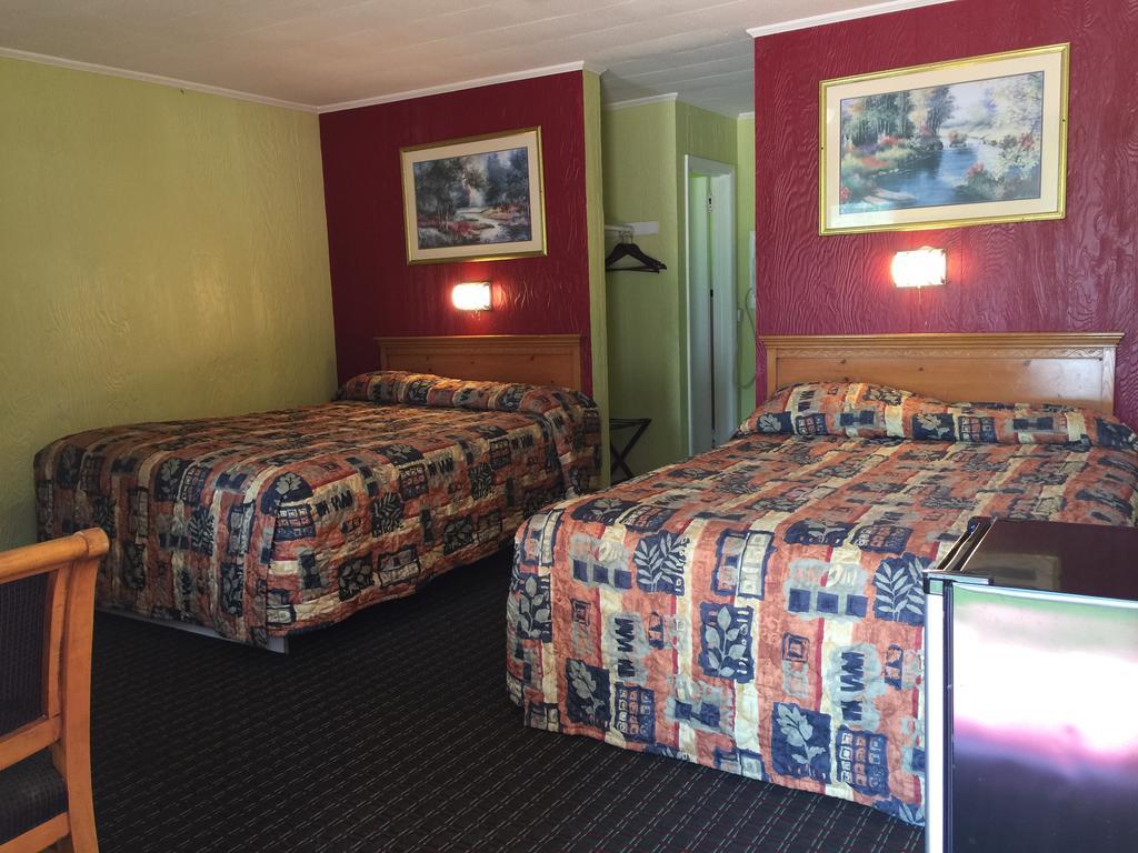 Skyland Motel Cornelia Extérieur photo